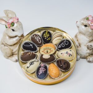 13-piece round tin filled with eggs